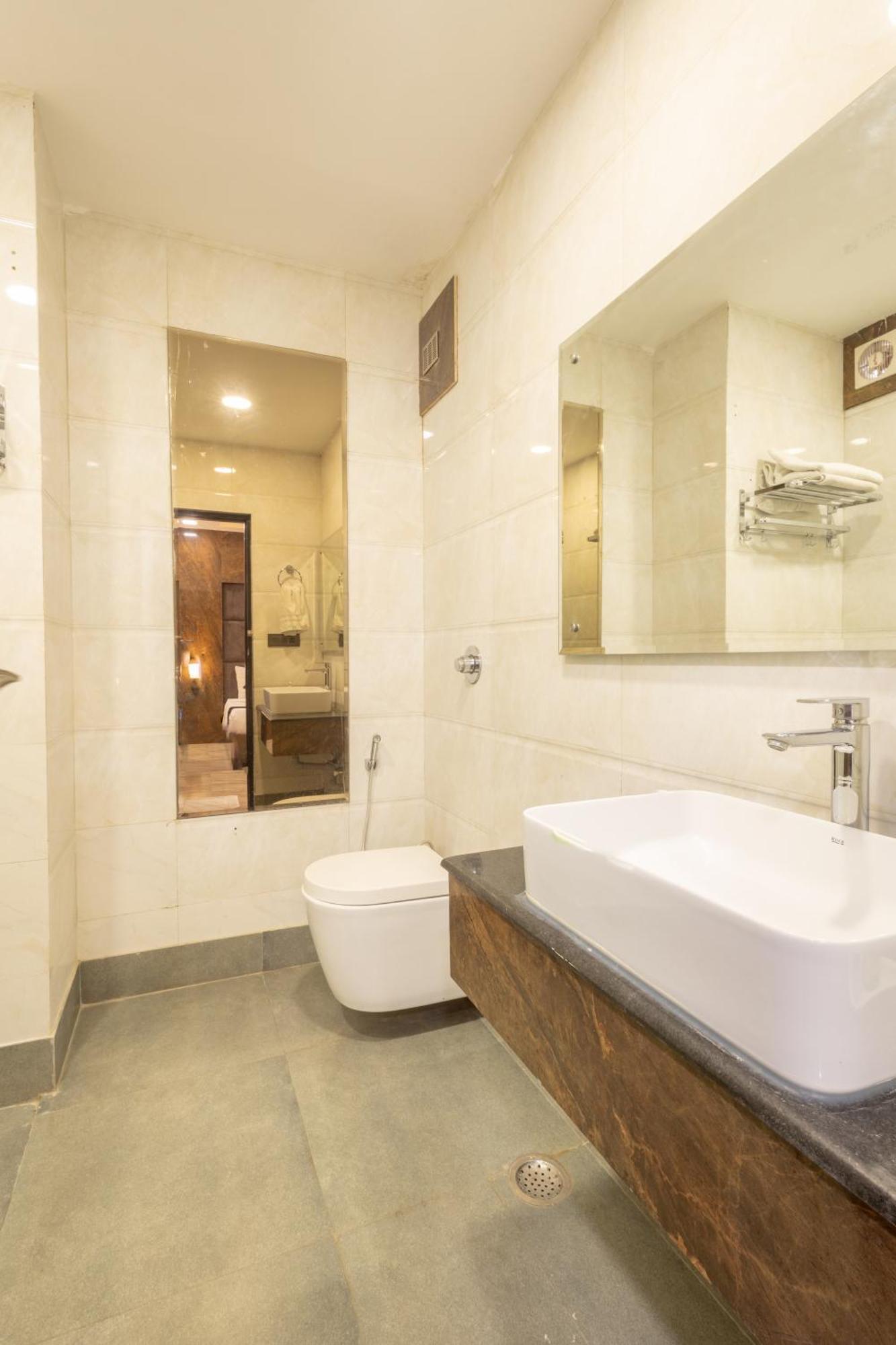 Hotel Cosmo Near Blk Hospital Karol Bagh Delhi  Exterior foto