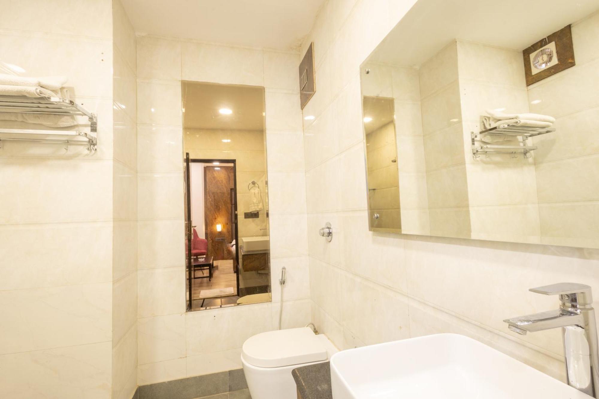 Hotel Cosmo Near Blk Hospital Karol Bagh Delhi  Exterior foto
