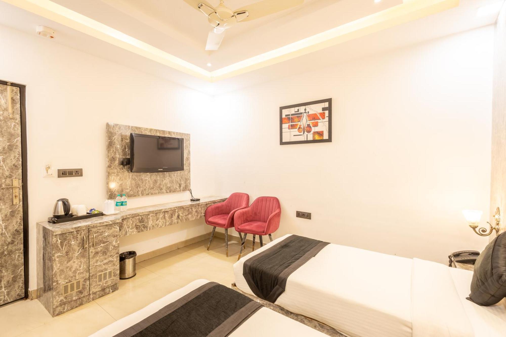 Hotel Cosmo Near Blk Hospital Karol Bagh Delhi  Exterior foto