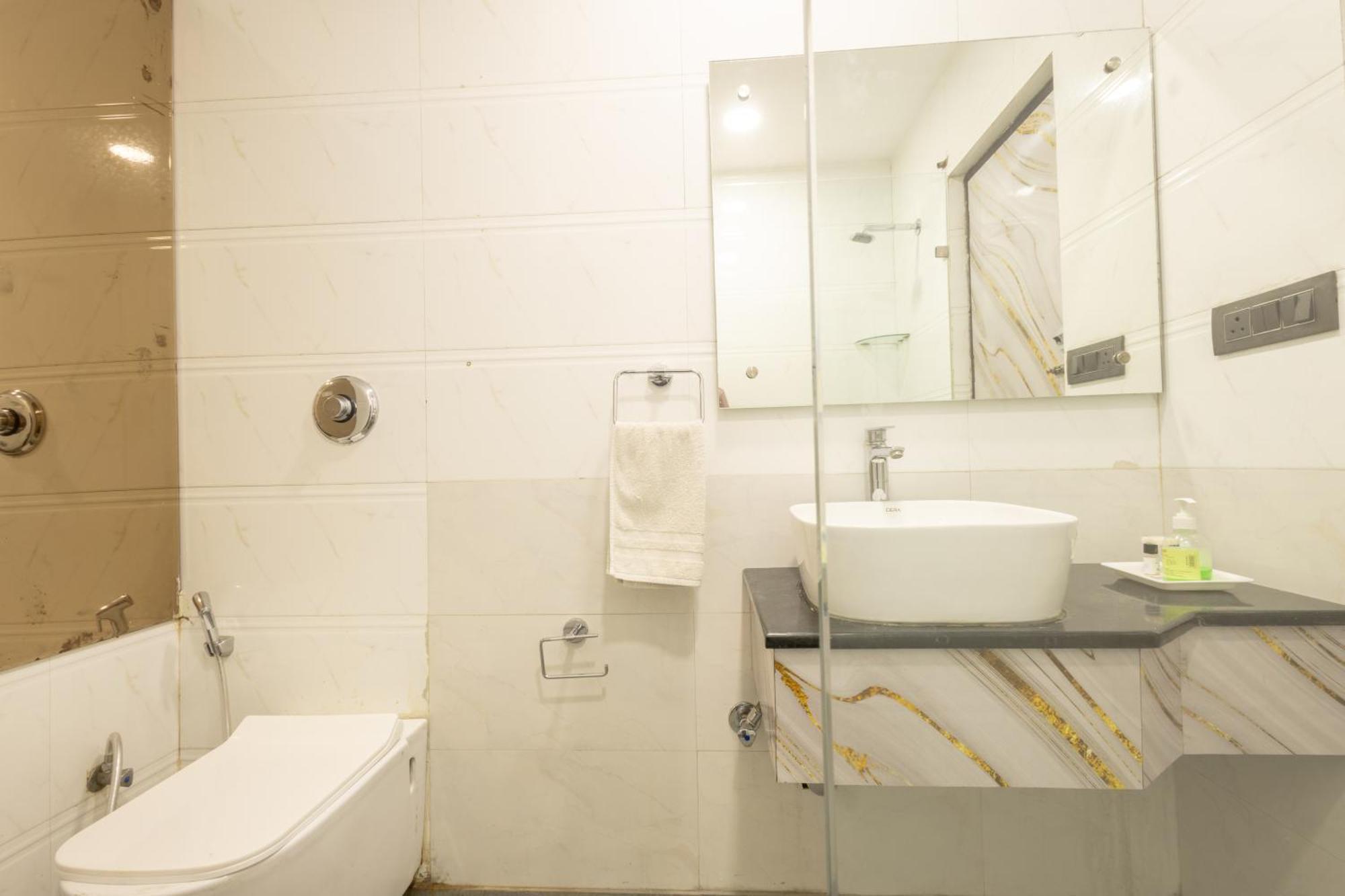 Hotel Cosmo Near Blk Hospital Karol Bagh Delhi  Exterior foto