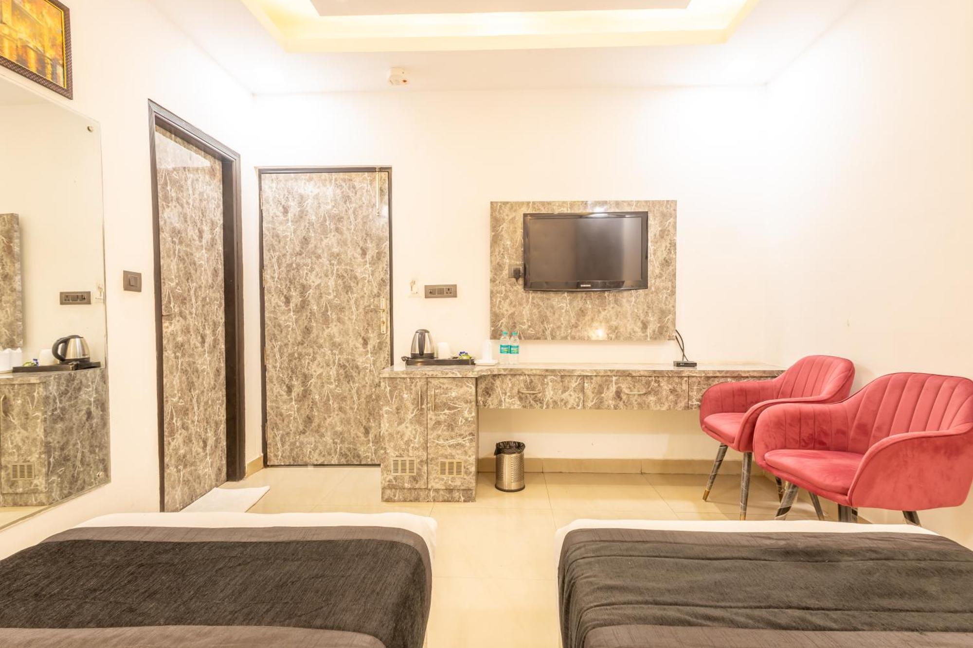 Hotel Cosmo Near Blk Hospital Karol Bagh Delhi  Exterior foto