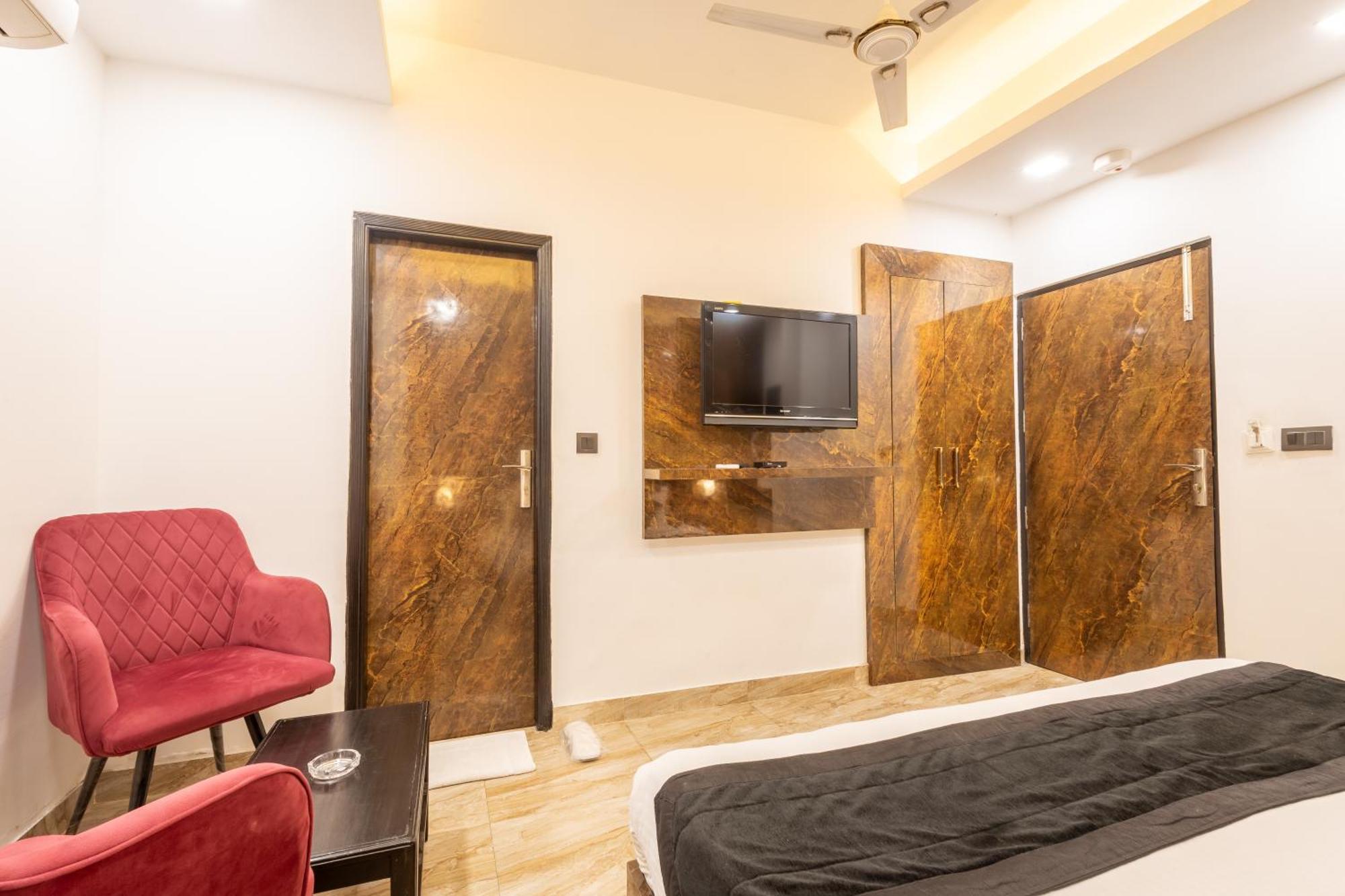 Hotel Cosmo Near Blk Hospital Karol Bagh Delhi  Exterior foto